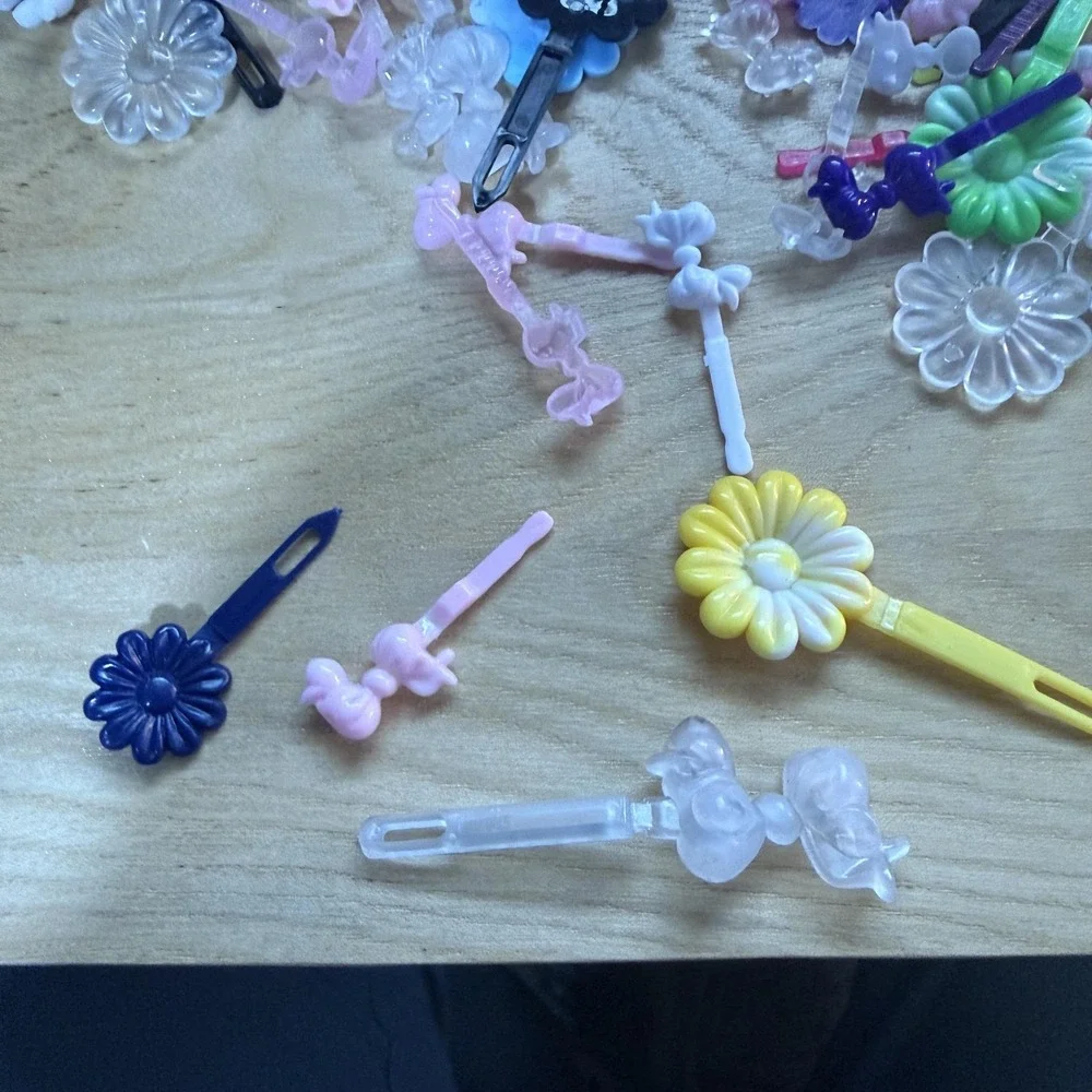 Vintage Barrettes Plastic Hair‎ Clips 80's 90's Flowers Bows Lot of ~100
